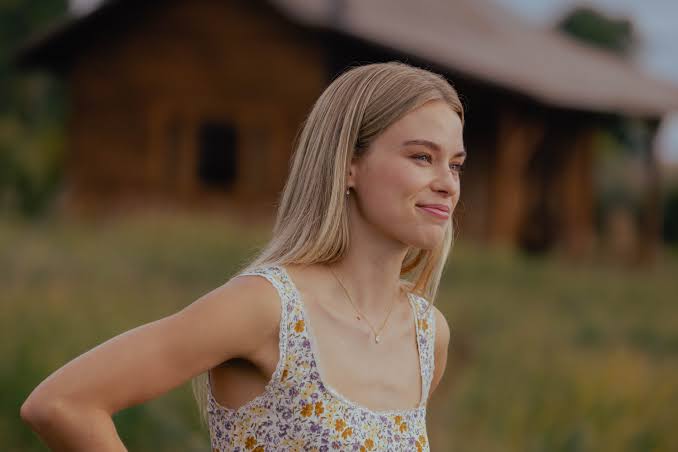 Son yıllarda Hollywood'da adını duyurmaya başlayan genç oyuncular arasında yer alan Elle Chapman, kısa sürede dikkat çekici projelerde rol alarak sektörün gelecek vadeden isimlerinden biri hâline gelmiştir. Doğal oyunculuk anlayışı, karakterlerine kattığı duygusal derinlik ve farklı türlerdeki yapımlarda gösterdiği başarılı performans sayesinde hem yapımcıların hem de izleyicilerin ilgisini çekmektedir.