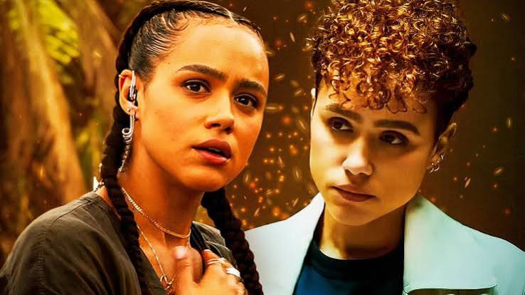 Nathalie Emmanuel kimdir? Nathalie Emmanuel, İngiliz sinema ve televizyon oyuncusu, aynı zamanda başarılı bir modeldir. Uluslararası şöhrete, HBO'nun fenomen dizisi Game of Thrones'ta canlandırdığı Missandei karakteriyle ulaşan Emmanuel, daha sonra Hızlı ve Öfkeli (Fast & Furious) serisi, Labirent (Maze Runner) filmleri ve Hırsızlar Ordusu (Army of Thieves) gibi büyük bütçeli yapımlardaki performanslarıyla kariyerini Hollywood'a taşımayı başarmıştır.