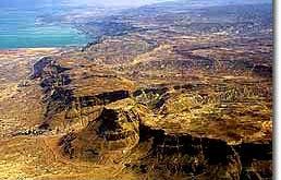İnsanlık tarihinin en çok tartışılan ve en dikkat çekici anlatılarından biri olan Sodom ve Gomorra, hem kutsal metinlerde hem de tarih, arkeoloji ve edebiyat alanlarında önemli bir yere sahiptir. Özellikle Yahudilik, Hristiyanlık ve İslam'da ahlaki yozlaşmanın sembolü olarak kabul edilen bu iki şehir, ilahi bir ceza sonucunda yok olduklarına inanılan yerleşimler olarak anlatılır.