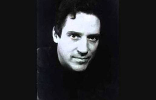 Opera dünyasında dramatik tenor repertuvarındaki başarılı yorumlarıyla tanınan David Kuebler, özellikle Alman ve Avusturya opera geleneğine ait eserlerde sergilediği güçlü performanslarla uluslararası saygınlık kazanmış Amerikalı bir opera sanatçısıdır.
