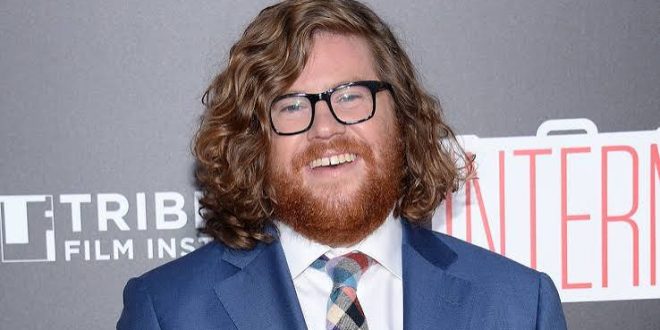 Hollywood'da genç yaşta oyunculuk kariyerine adım atan ve televizyon ile sinema projelerinde sergilediği doğal performanslarla dikkat çeken isimlerden biri de Zack Pearlman'dır. Mizahi oyunculuğu, samimi ekran duruşu ve farklı karakterlere kolayca uyum sağlayabilen yeteneği sayesinde kariyeri boyunca hem komedi hem de dram türündeki yapımlarda yer alan Pearlman, özellikle The Inbetweeners, The Intern (Stajyer) ve çeşitli televizyon dizilerindeki performanslarıyla tanınmaktadır.