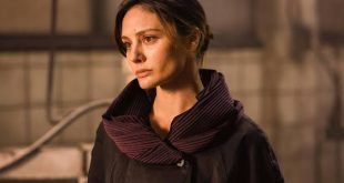 Amerikan televizyon ve sinema dünyasının dikkat çeken oyuncularından biri olan Christine Evangelista, güçlü oyunculuk performansı, farklı karakterlere hayat verme konusundaki başarısı ve uzun yıllara yayılan kariyeriyle tanınmaktadır. Polisiye dizilerden suç dramalarına, bağımsız filmlerden büyük televizyon yapımlarına kadar geniş bir yelpazede rol alan Evangelista, özellikle The Walking Dead, Fear the Walking Dead, The Arrangement, Chicago Fire ve Lucky Them gibi yapımlardaki performanslarıyla geniş bir hayran kitlesi edinmiştir.