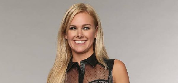 Laura Bell Bundy, Amerikalı oyuncu, şarkıcı, söz yazarı ve sahne sanatçısıdır. Broadway sahnelerinden televizyon dizilerine, sinema filmlerinden country müziğe uzanan çok yönlü kariyeriyle tanınan Bundy, özellikle genç yaşta başladığı profesyonel sanat hayatını farklı alanlarda başarıyla sürdürmesiyle dikkat çeker. Oyunculuk kariyerinin yanı sıra müzik çalışmaları da bulunan sanatçı, country müzik dünyasında LBB adıyla da tanınmıştır.