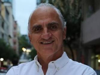 Filmin oyuncu kadrosunda Ahmet Uğurlu ve Tuncel Kurtiz gibi Türk sinemasının önemli isimlerinin yanı sıra daha sınırlı filmografileri bulunan oyuncular da yer alıyor. Bu isimlerden biri de Hasan Uzma. Hakkında günümüzde kapsamlı biyografik bilgiler bulunmayan Uzma, özellikle Tabutta Rövaşata ile sinema tarihindeki yerini koruyan oyunculardan biri olarak öne çıkıyor.