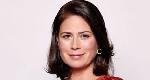 Maura Tierney, özellikle televizyon dramaları ve bağımsız sinemadaki başarılı performanslarıyla tanınan Amerikalı oyuncudur. Uzun yıllara yayılan kariyerinde komedi, dram, romantik yapımlar ve suç dizileri gibi farklı türlerde çalışan Tierney; doğal oyunculuk tarzı, karakterlerinin psikolojik yönlerini öne çıkaran performansları ve televizyon dünyasındaki güçlü varlığıyla dikkat çekmiştir.