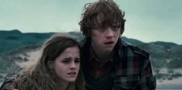 Harry Potter ve Ölüm Yadigârları: Bölüm 1, Harry Potter sinema serisinin yedinci filmi ve J. K. Rowling'in aynı adlı romanından uyarlanan final hikâyesinin ilk bölümüdür. 2010 yılında izleyiciyle buluşan film, önceki yapımlardan farklı olarak Hogwarts merkezli klasik macera formülünden büyük ölçüde uzaklaşır. Yönetmenliğini David Yates, senaristliğini ise serinin önceki filmlerinin de senaryolarını kaleme alan Steve Kloves üstlenmiştir.