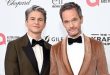 Neil Patrick Harris, oyunculuk, komedi, sunuculuk ve müzikal performans alanlarında tanınan Amerikalı sanatçıdır. Çocuk yaşta başladığı oyunculuk kariyerini yetişkinlik döneminde yeniden şekillendirmeyi başaran Harris, özellikle Doogie Howser, M.D., How I Met Your Mother ve A Series of Unfortunate Events gibi televizyon yapımlarıyla geniş kitlelere ulaşmıştır. Sinemada ise Starship Troopers, Harold & Kumar Go to White Castle, The Smurfs ve Gone Girl gibi farklı türlerdeki filmlerde rol almıştır.