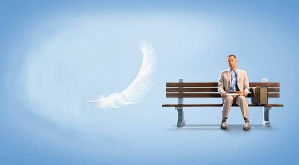 1994 yılında vizyona giren Forrest Gump, sinema tarihinin en sevilen ve en çok hatırlanan filmlerinden biri olmayı başaran özel bir yapım. Yönetmenliğini Robert Zemeckis'in üstlendiği film, Winston Groom'un 1986 tarihli aynı adlı romanından uyarlandı. Başrolde ise Forrest Gump karakterine hayat veren Tom Hanks bulunuyor.