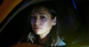 Kanadalı oyuncu Meaghan Rath, televizyon dünyasında farklı türleri deneyimleyen ve özellikle fantastik drama, komedi ve polisiye dizilerindeki rolleriyle tanınan başarılı bir sanatçıdır. Kariyerine genç yaşta başlayan Rath, Kanada yapımlarından Amerikan televizyonuna uzanan yolculuğunda birbirinden farklı karakterlere hayat verdi. Being Human dizisindeki Sally Malik, Hawaii Five-0 yapımındaki Tani Rey ve New Girl dizisindeki May Esperas, oyuncunun en çok bilinen rolleri arasında bulunur.
