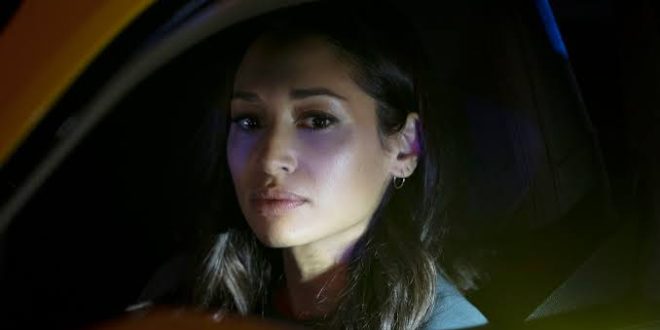 Kanadalı oyuncu Meaghan Rath, televizyon dünyasında farklı türleri deneyimleyen ve özellikle fantastik drama, komedi ve polisiye dizilerindeki rolleriyle tanınan başarılı bir sanatçıdır. Kariyerine genç yaşta başlayan Rath, Kanada yapımlarından Amerikan televizyonuna uzanan yolculuğunda birbirinden farklı karakterlere hayat verdi. Being Human dizisindeki Sally Malik, Hawaii Five-0 yapımındaki Tani Rey ve New Girl dizisindeki May Esperas, oyuncunun en çok bilinen rolleri arasında bulunur.