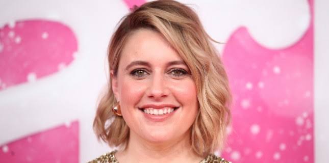Amerikalı oyuncu, senarist ve yönetmen Greta Gerwig, çağdaş sinemanın en dikkat çekici yaratıcı isimlerinden biridir. Oyunculuk kariyerine bağımsız sinemada başlayan Gerwig, zaman içinde senaristlik ve yönetmenlik alanlarında da büyük başarılar elde ederek Hollywood'un en önemli kadın sinemacılarından biri haline gelmiştir