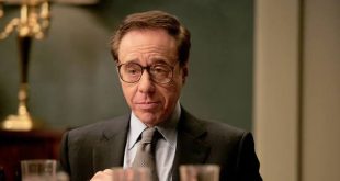 Peter Bogdanovich, 1970'li yıllarda Amerikan sinemasının yeniden şekillenmesinde önemli rol oynayan yönetmen, senarist, oyuncu, yapımcı, sinema tarihçisi ve yazardır. Klasik Hollywood sinemasına duyduğu hayranlığı modern anlatım teknikleriyle birleştiren Bogdanovich, özellikle The Last Picture Show, What's Up, Doc?, Paper Moon, Daisy Miller ve Mask gibi filmleriyle tanındı.