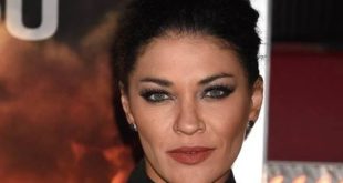Jessica Szohr, Amerikalı oyuncu ve modeldir. Özellikle gençlik dizileri arasında önemli bir yere sahip olan Gossip Girl dizisinde canlandırdığı Vanessa Abrams karakteriyle dünya çapında tanınmıştır. Televizyon kariyerinin yanı sıra sinema filmlerinde de rol alan Szohr, farklı türlerdeki yapımlarda yer alarak oyunculuk kariyerini çeşitlendirmiştir.