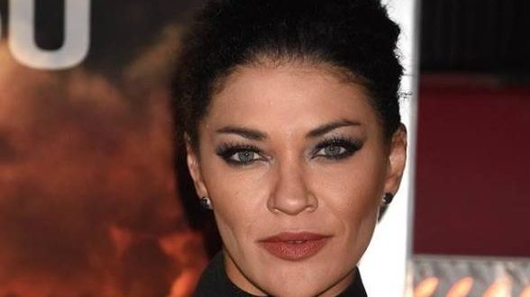 Jessica Szohr, Amerikalı oyuncu ve modeldir. Özellikle gençlik dizileri arasında önemli bir yere sahip olan Gossip Girl dizisinde canlandırdığı Vanessa Abrams karakteriyle dünya çapında tanınmıştır. Televizyon kariyerinin yanı sıra sinema filmlerinde de rol alan Szohr, farklı türlerdeki yapımlarda yer alarak oyunculuk kariyerini çeşitlendirmiştir.