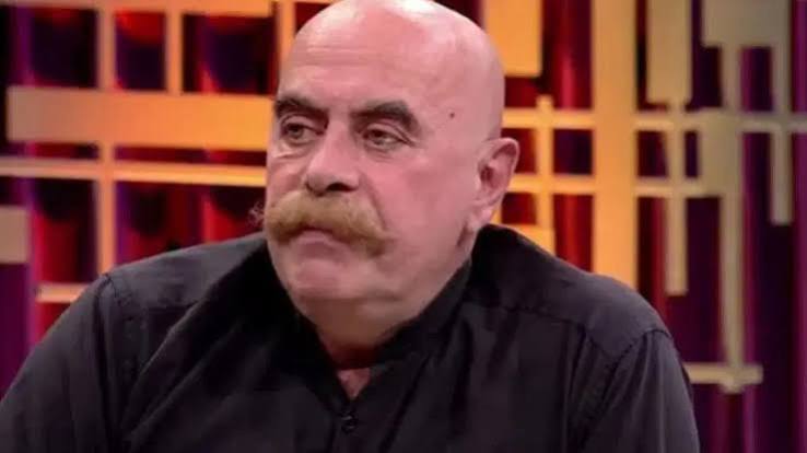 Türk sinemasında kendine özgü anlatım diliyle öne çıkan isimlerden biri olan Ezel Akay, yönetmenliğin yanı sıra senaristlik, yapımcılık ve oyunculuk alanlarında da çalışmalar gerçekleştirmiş çok yönlü bir sanatçıdır. Geleneksel anlatı biçimleriyle modern sinema estetiğini bir araya getiren Akay, özellikle Neredesin Firuze?, Hacivat Karagöz Neden Öldürüldü? ve 7 Kocalı Hürmüz gibi filmleriyle geniş izleyici kitlelerinin dikkatini çekmiştir.