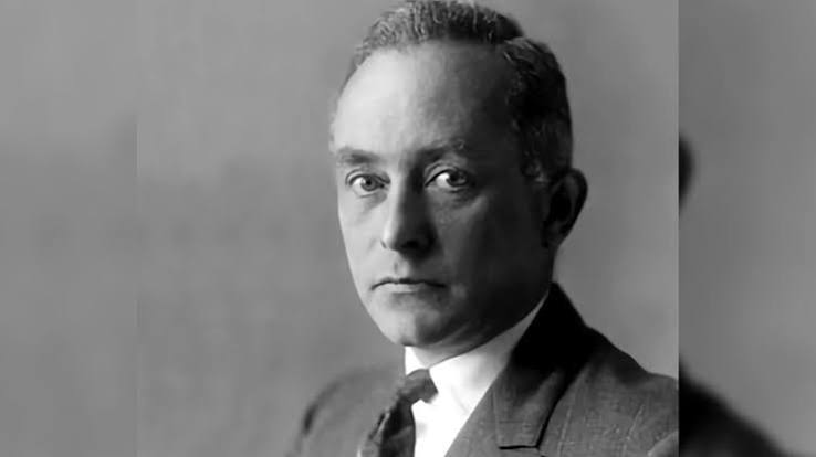 Albert Einstein, Niels Bohr veya Werner Heisenberg gibi isimlere bakmak yeterli değildir. Bu büyük dönüşümün arkasında, kuantum dünyasının matematiksel ve kavramsal temellerini oluşturan başka bilim insanları da bulunur. Max Born, bu isimlerin en önemlilerinden biridir.