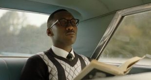 Yeşil Rehber (Green Book), yönetmenliğini Peter Farrelly'nin üstlendiği, 2018 yılında vizyona giren biyografik komedi-drama türündeki başarılı bir yapımdır. Başrollerinde Viggo Mortensen ve Mahershala Ali'nin yer aldığı film, 1960'ların Amerika Birleşik Devletleri'nde geçen sıra dışı bir dostluk hikâyesini merkezine alır. Bir tarafta İtalyan-Amerikalı, kaba saba fakat pratik zekâsı ve hayatta kalma becerileri yüksek Tony Vallelonga, diğer tarafta son derece eğitimli, kültürlü ve yetenekli siyahi piyanist Don Shirley vardır.