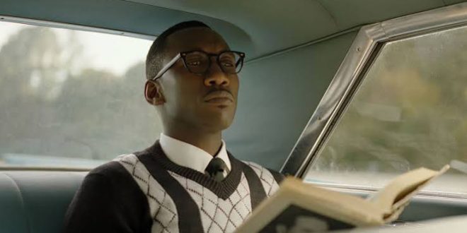 Yeşil Rehber (Green Book), yönetmenliğini Peter Farrelly'nin üstlendiği, 2018 yılında vizyona giren biyografik komedi-drama türündeki başarılı bir yapımdır. Başrollerinde Viggo Mortensen ve Mahershala Ali'nin yer aldığı film, 1960'ların Amerika Birleşik Devletleri'nde geçen sıra dışı bir dostluk hikâyesini merkezine alır. Bir tarafta İtalyan-Amerikalı, kaba saba fakat pratik zekâsı ve hayatta kalma becerileri yüksek Tony Vallelonga, diğer tarafta son derece eğitimli, kültürlü ve yetenekli siyahi piyanist Don Shirley vardır.