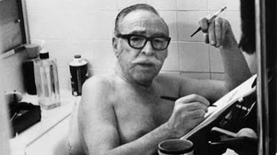 Christopher Trumbo, Amerikan sinemasında özellikle senaryo yazarlığı, yapımcılık ve televizyon çalışmalarıyla tanınan Amerikalı bir yazardır. Hollywood tarihinin en önemli senaristlerinden Dalton Trumbo'nun oğlu olan Christopher Trumbo, sinema dünyasına oldukça güçlü bir mirasın içerisinde adım atmıştır.