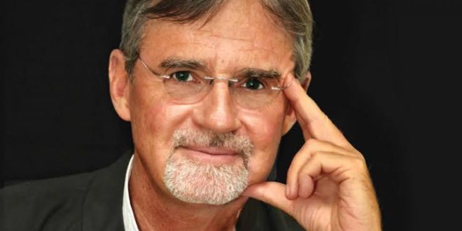 Kai Bird, Amerikan siyasi tarihi, nükleer silahların ortaya çıkışı, Orta Doğu siyaseti ve önemli siyasi kişiliklerin yaşam öyküleri üzerine yaptığı çalışmalarla tanınan Amerikalı yazar, gazeteci ve biyografi yazarıdır. Özellikle fizikçi J. Robert Oppenheimer'ın hayatını konu alan American Prometheus: The Triumph and Tragedy of J. Robert Oppenheimer adlı eseri sayesinde uluslararası ölçekte geniş bir okuyucu kitlesine ulaşmıştır.