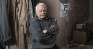 Jevgeņijs Paškēvičs, Letonya sinemasının kendine özgü anlatım biçimiyle öne çıkan yönetmenlerinden biridir. Yönetmenliğinin yanı sıra senarist ve yapımcı olarak da çalışmalar gerçekleştiren Paškēvičs, özellikle belgesel sinema ile sanat sinemasını bir araya getiren yaklaşımıyla dikkat çeker. Onun filmografisinde gündelik yaşamın gerçekliği, edebiyat, mitoloji, fantezi, psikoloji ve şiirsel görüntüler iç içe geçer.