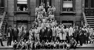 Harlem Rönesansı, 1920'li ve 1930'lu yıllarda Amerika Birleşik Devletleri'nde özellikle New York'un Harlem bölgesinde gelişen, Afrika kökenli Amerikalıların edebiyat, müzik, tiyatro, görsel sanatlar ve düşünce alanlarında ortaya koyduğu büyük kültürel hareket olarak tanımlanır. Yeni Zenci Hareketi olarak da adlandırılan bu dönem, siyah sanatçıların kendi kimliklerini, kültürlerini ve toplumsal deneyimlerini daha özgür biçimde ifade etmeye başladıkları önemli bir tarihsel süreçtir.