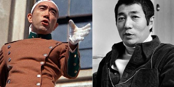 Japon edebiyatı ve sanatının en sıra dışı isimlerinden biri olan Shūji Terayama, yalnızca şiirleriyle değil; tiyatro, sinema, radyo, televizyon ve edebiyat alanlarında gerçekleştirdiği yenilikçi çalışmalarla da 20. yüzyılın kültür tarihinde özel bir yer edinmiştir. 1935 yılında Aomori'de doğan sanatçı, henüz genç yaşta tanka şiirleriyle dikkat çekmiş, ilerleyen yıllarda ise geleneksel sanat anlayışlarının sınırlarını zorlayan çok yönlü bir yaratıcıya dönüşmüştür.