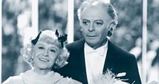 Bernardino Zapponi, 20. yüzyıl İtalyan kültür ve sinema dünyasının en dikkat çekici yazarlarından, mizahçılarından ve senaristlerinden biridir. Özellikle Federico Fellini ile gerçekleştirdiği uzun soluklu yaratıcı ortaklıkla tanınan Zapponi, İtalyan sinemasının gerçeküstü, grotesk ve kara mizaha dayanan anlatı geleneğinin gelişmesinde önemli rol oynadı.