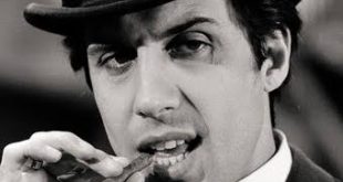 Adriano Celentano, İtalya'nın en tanınmış şarkıcı, söz yazarı, oyuncu, yönetmen ve televizyon sanatçılarından biridir. Rock'n'roll müziğini İtalya'da geniş kitlelerle buluşturan öncü isimlerden biri olan Celentano, yalnızca müzik kariyeriyle değil, sinema ve televizyon çalışmalarındaki özgün kişiliğiyle de ülkesinin popüler kültürünü derinden etkilemiştir.