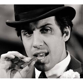 Adriano Celentano, İtalya'nın en tanınmış şarkıcı, söz yazarı, oyuncu, yönetmen ve televizyon sanatçılarından biridir. Rock'n'roll müziğini İtalya'da geniş kitlelerle buluşturan öncü isimlerden biri olan Celentano, yalnızca müzik kariyeriyle değil, sinema ve televizyon çalışmalarındaki özgün kişiliğiyle de ülkesinin popüler kültürünü derinden etkilemiştir.