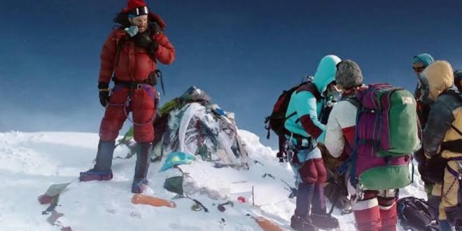 Everest, yönetmenliğini İzlandalı sinemacı Baltasar Kormákur'un üstlendiği, 2015 yılında vizyona giren İngiliz-Amerikan-İzlanda ortak yapımı etkileyici bir macera ve hayatta kalma filmidir. Senaryosu William Nicholson ve Simon Beaufoy tarafından kaleme alınan yapım, sinema tarihinin en trajik dağcılık olaylarından biri olan 1996 Everest Dağı faciasından esinlenir.