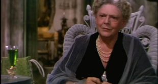 Ethel Barrymore, Amerikan tiyatrosu ve sinemasının en önemli kadın oyuncularından biri, Barrymore ailesinin ise en saygın temsilcilerinden biridir. 15 Ağustos 1879'da Philadelphia, Pensilvanya'da doğan sanatçı, sahne oyunculuğundaki başarısı, güçlü dramatik yorumları ve beyazperdedeki etkileyici performanslarıyla uzun yıllar Amerikan sanat dünyasında önemli bir konuma sahip olmuştur.