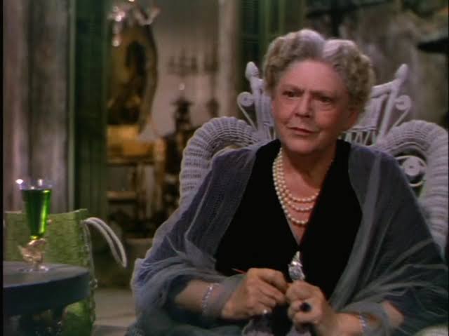 Ethel Barrymore, Amerikan tiyatrosu ve sinemasının en önemli kadın oyuncularından biri, Barrymore ailesinin ise en saygın temsilcilerinden biridir. 15 Ağustos 1879'da Philadelphia, Pensilvanya'da doğan sanatçı, sahne oyunculuğundaki başarısı, güçlü dramatik yorumları ve beyazperdedeki etkileyici performanslarıyla uzun yıllar Amerikan sanat dünyasında önemli bir konuma sahip olmuştur.