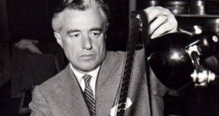 İtalyan sinemasının dünya çapında tanınmasını sağlayan en önemli sanatçılardan biri olan Vittorio De Sica, yönetmen, oyuncu, senarist ve yapımcı kimliklerini aynı kariyerde bir araya getirmiş çok yönlü bir sinema insanıdır. Özellikle II. Dünya Savaşı sonrasında ortaya çıkan İtalyan Yeni Gerçekçiliği akımının gelişiminde oynadığı rolle sinema tarihinin unutulmaz isimleri arasına girmiştir.