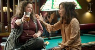 Ateşli Aynasızlar (The Heat), 2013 yılında sinemaseverlerle buluşan, polisiye hikâyeyi aksiyon ve yetişkin komedisiyle birleştiren eğlenceli bir yapımdır. Yönetmenliğini Paul Feig'in yaptığı filmin senaryosu Katie Dippold imzasını taşır. Başrollerde ise Sandra Bullock ve Melissa McCarthy bulunur. İki oyuncuya Demián Bichir, Marlon Wayans, Michael Rapaport, Jane Curtin ve Taran Killam gibi isimler eşlik eder.