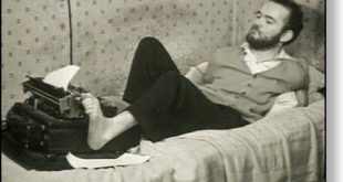 Christy Brown, İrlanda edebiyatının en sıra dışı yazarlarından biri olmasının yanı sıra şiir ve resim alanında da eserler ortaya koymuş çok yönlü bir sanatçıdır. 1932 yılında Dublin'de dünyaya gelen Brown, doğuştan serebral palsi nedeniyle yaşamı boyunca ciddi fiziksel kısıtlamalarla mücadele etti. Buna rağmen sanat üretme isteğinden vazgeçmedi. Vücudunun büyük bölümünü kontrol edememesine karşın hareket ettirebildiği sol ayağını kullanarak yazmayı, resim yapmayı ve sanatını geliştirmeyi başardı.