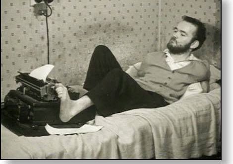 Christy Brown, İrlanda edebiyatının en sıra dışı yazarlarından biri olmasının yanı sıra şiir ve resim alanında da eserler ortaya koymuş çok yönlü bir sanatçıdır. 1932 yılında Dublin'de dünyaya gelen Brown, doğuştan serebral palsi nedeniyle yaşamı boyunca ciddi fiziksel kısıtlamalarla mücadele etti. Buna rağmen sanat üretme isteğinden vazgeçmedi. Vücudunun büyük bölümünü kontrol edememesine karşın hareket ettirebildiği sol ayağını kullanarak yazmayı, resim yapmayı ve sanatını geliştirmeyi başardı.