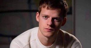 Amerikalı oyuncu Lucas Hedges, genç yaşta başladığı oyunculuk kariyerinde özellikle dramatik rollerdeki güçlü performanslarıyla dikkat çeken isimlerden biridir. Duygusal açıdan karmaşık karakterleri canlandırma konusundaki başarısı, onu Hollywood'un genç kuşağının öne çıkan oyuncuları arasına taşımıştır.