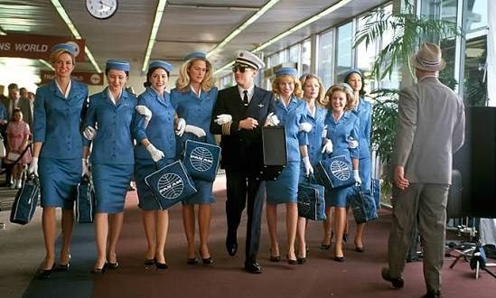 Sıkıysa Yakala (Catch Me If You Can), 2002 yılında sinema izleyicisiyle buluşan ve yönetmen koltuğunda Steven Spielberg'in oturduğu biyografik suç filmidir. Leonardo DiCaprio, Tom Hanks ve Christopher Walken başta olmak üzere güçlü bir oyuncu kadrosuna sahip olan yapım; suç, macera, komedi ve dram türlerini aynı potada buluşturur.