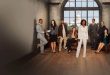 Scandal, Nisan 2012'de ABC ekranlarında yayın hayatına başlayan Amerikan yapımı politik drama dizisidir. Kullanıcının verdiği bilgilerde “2012 yılı yapımı Scandal adlı film” ifadesi yer alsa da Scandal bir film değil, televizyon dizisidir. Yapım, siyasi entrikaları, güç mücadelelerini, kriz yönetimini, kişisel ilişkileri ve Washington'ın perde arkasındaki karmaşık dünyasını merkezine alır.