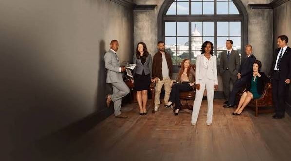 Scandal, Nisan 2012'de ABC ekranlarında yayın hayatına başlayan Amerikan yapımı politik drama dizisidir. Kullanıcının verdiği bilgilerde “2012 yılı yapımı Scandal adlı film” ifadesi yer alsa da Scandal bir film değil, televizyon dizisidir. Yapım, siyasi entrikaları, güç mücadelelerini, kriz yönetimini, kişisel ilişkileri ve Washington'ın perde arkasındaki karmaşık dünyasını merkezine alır.