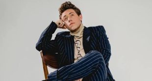 Ethan Cutkosky, çocuk yaşta başladığı oyunculuk kariyerini televizyon, sinema, müzik ve moda alanlarına taşıyan Amerikalı sanatçılardan biridir. Özellikle uzun yıllar boyunca canlandırdığı Carl Gallagher karakteriyle dünya çapında tanınan oyuncu, Shameless dizisinin en dikkat çekici genç oyuncularından biri olarak öne çıkmıştır.