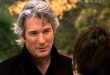 New York’ta Sonbahar (Autumn in New York), 2000 yılında vizyona giren, romantik dram türünün duygusal yönünü öne çıkaran yapımlardan biridir. Yönetmenliğini Joan Chen’in üstlendiği filmde başrolleri Richard Gere ve Winona Ryder paylaşır. 103 dakikalık yapım, New York’un sonbahar atmosferini yalnızca görsel bir dekor olarak kullanmakla kalmaz; aşk, yaş farkı, ölüm, pişmanlık, sorumluluk ve değişim gibi temaların anlatımında şehrin ruhundan da yararlanır.