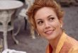 Kızgın Güneş (Under the Tuscan Sun), 2003 yılında Audrey Wells tarafından yazılan ve yönetilen, başrolünde Diane Lane'in yer aldığı romantik komedi-drama türünde bir yapımdır. Frances Mayes'in 1996 tarihli anı kitabından sinemaya uyarlanan film, klasik bir aşk hikâyesinin sınırlarını aşarak ayrılık, yeniden başlama, dostluk, aidiyet ve insanın kendi hayatını yeniden inşa etmesi gibi temalara odaklanır.