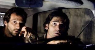Münih (Munich), 2005 yılında usta yönetmen Steven Spielberg tarafından sinemaya aktarılan, yakın tarihin en tartışmalı olaylarından birini merkezine alan politik ve biyografik dram filmidir. Başrollerini Eric Bana, Daniel Craig, Ciarán Hinds, Mathieu Kassovitz, Geoffrey Rush ve Ayelet Zurer gibi oyuncuların paylaştığı yapım, 1972 Münih Olimpiyatları sırasında İsrailli sporculara yönelik gerçekleştirilen saldırının ardından yaşanan gelişmeleri konu edinir.