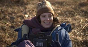 Üzgünüm, Bebeğim (Sorry, Baby), 2025 yapımı Amerikan bağımsız sinemasının dikkat çeken örneklerinden biri. Senaryosunu yazan ve filmin yönetmen koltuğunda oturan Eva Victor, aynı zamanda başkarakter Agnes'i canlandırıyor. Başrolleri Victor ile birlikte Naomi Ackie ve Louis Cancelmi paylaşırken oyuncu kadrosunda Lucas Hedges, Kelly McCormack ve John Carroll Lynch gibi isimler de bulunuyor.