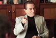 1999 yılında sinemaseverlerle buluşan Anlat Bakalım (Analyze This), gangster sinemasının alışılmış sert atmosferini psikolojik komediyle birleştiren eğlenceli bir yapımdır. Yönetmen koltuğunda Harold Ramis'in oturduğu filmin başrollerini, suç filmlerindeki ciddi karakterleriyle tanınan Robert De Niro ile komedi alanındaki başarısıyla öne çıkan Billy Crystal paylaşır.