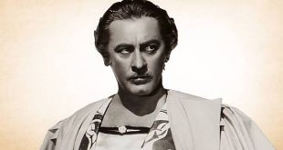 John Blyth Barrymore, Amerikalı oyuncu ve Barrymore hanedanının üyelerinden biri olarak tanınan bir sinema ve televizyon sanatçısıdır. Hollywood'un en köklü oyunculuk ailelerinden birine mensup olan Barrymore, kariyeri boyunca sinema ve televizyon yapımlarında çeşitli roller üstlenmiş, özellikle 1970'li ve 1980'li yıllarda kamera karşısındaki çalışmalarıyla dikkat çekmiştir.