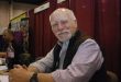 Chris Claremont, özellikle Marvel Comics'in efsanevi X-Men serisinin gelişiminde oynadığı rolle çizgi roman tarihinin en etkili yazarlarından biri kabul edilir. Uzun yıllar boyunca X-Men karakterlerini yazan Claremont, mutantları yalnızca süper güçlere sahip kahramanlar olarak ele almak yerine; kimlik, dışlanma, ayrımcılık, aidiyet, aile, özgürlük ve toplumsal önyargılar gibi konular üzerinden işledi.