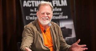 Taylor Hackford, Amerikan sinemasında özellikle dram, suç, biyografi ve gerilim türlerindeki çalışmalarıyla tanınan başarılı bir film yönetmeni, yapımcı ve senaristtir. Hollywood'da uzun yıllara yayılan kariyeri boyunca farklı türlerde filmler yöneten Hackford, yalnızca ticari başarıya odaklanan bir yönetmen olmak yerine karakterlerin psikolojisini, toplumsal çatışmaları ve insan ilişkilerini merkeze alan yapımlara imza atmıştır.